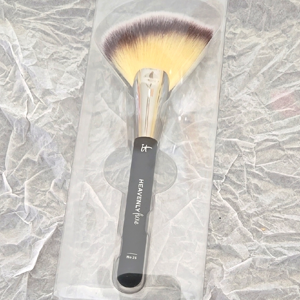 Heavenly Luxe Sculpt & Define Blush Brush #25